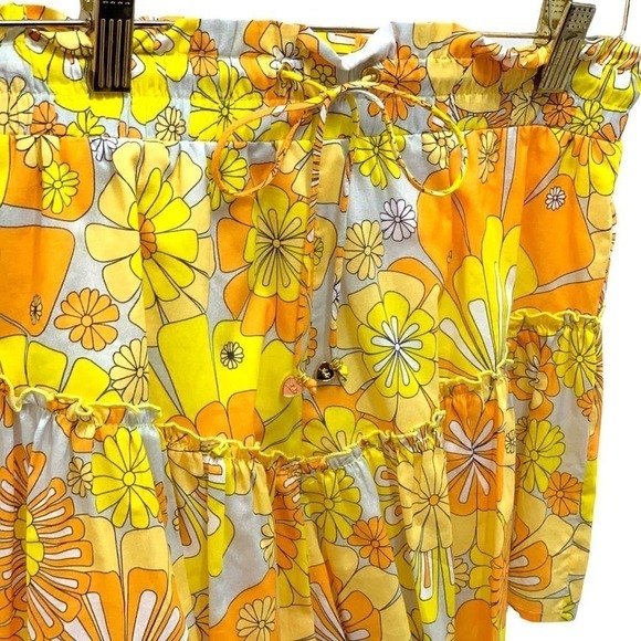 Julie‎ Brown NWT Floral Print High Rise Ruffle Drawstring Shorts, Small - Picture 6 of 13